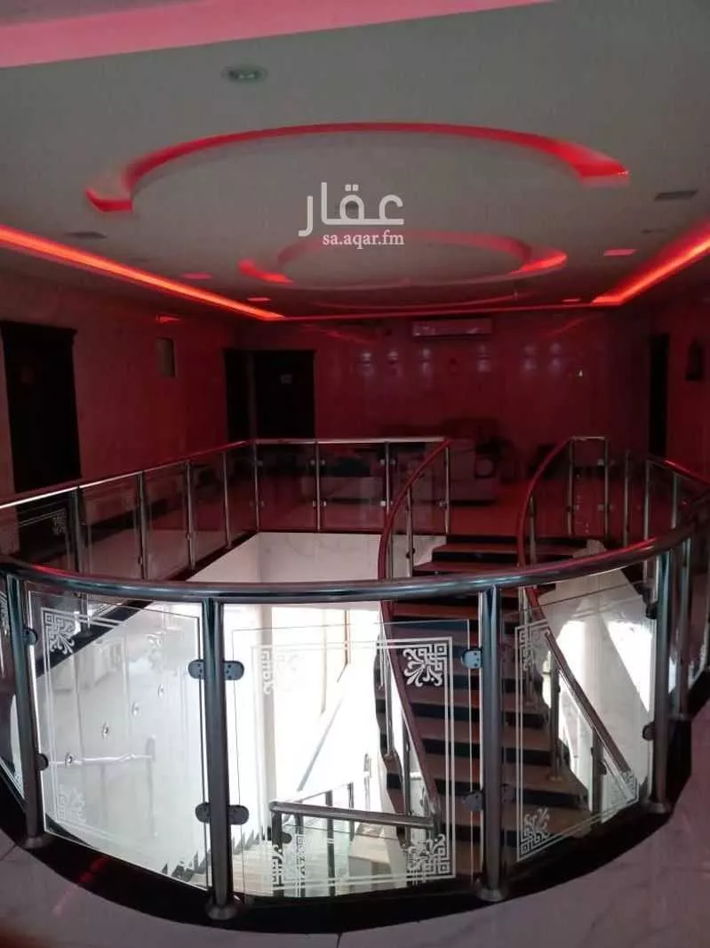 899 sqm building in Al Khaleej 3