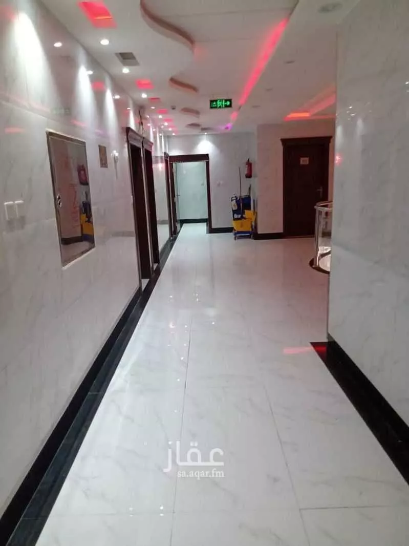 899 sqm building in Al Khaleej 6