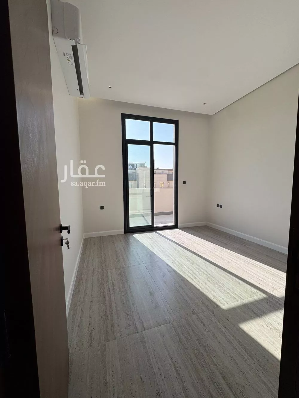 فيلا 5 غرف في النرجس 12