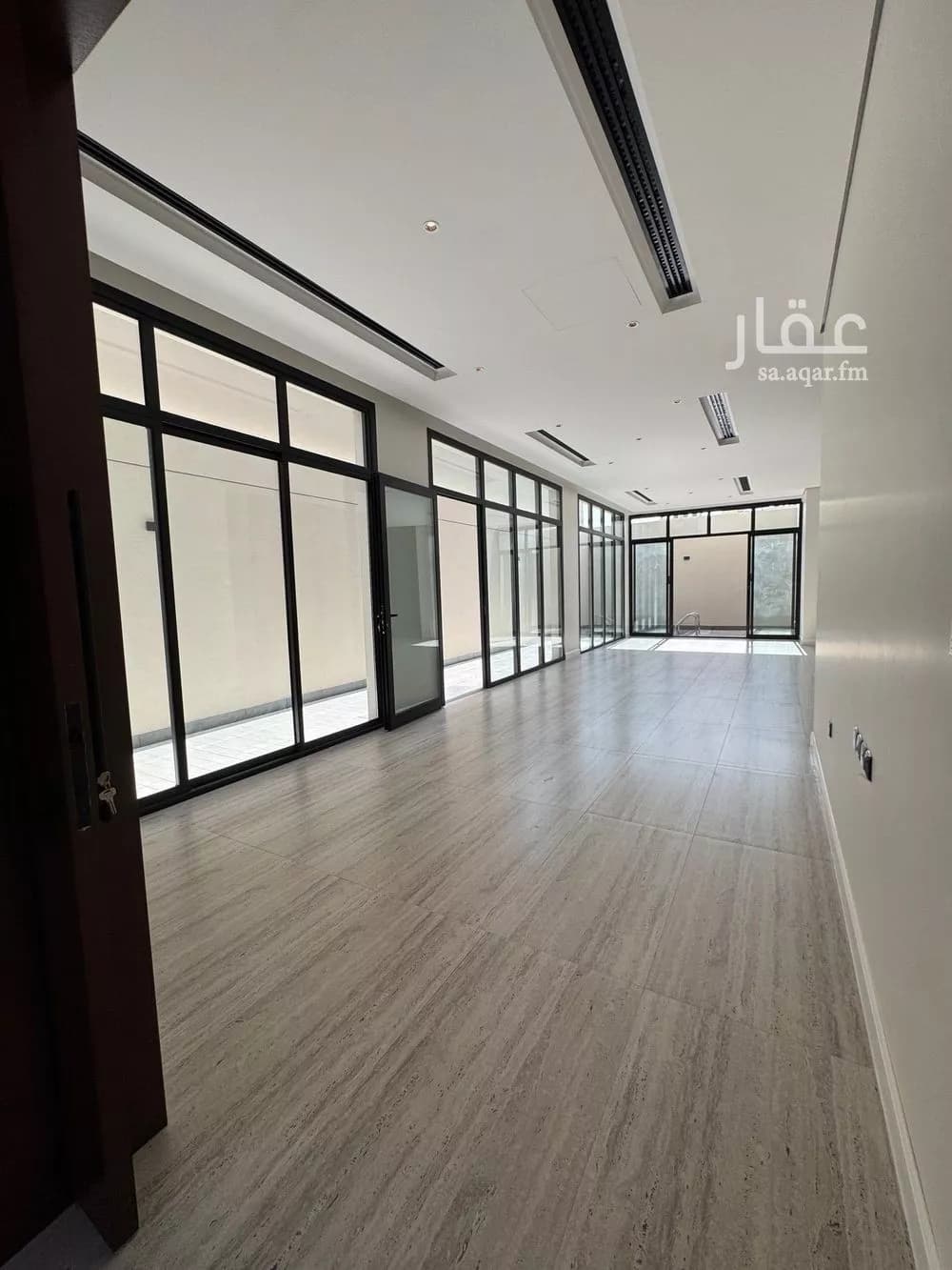 فيلا 5 غرف في النرجس 3