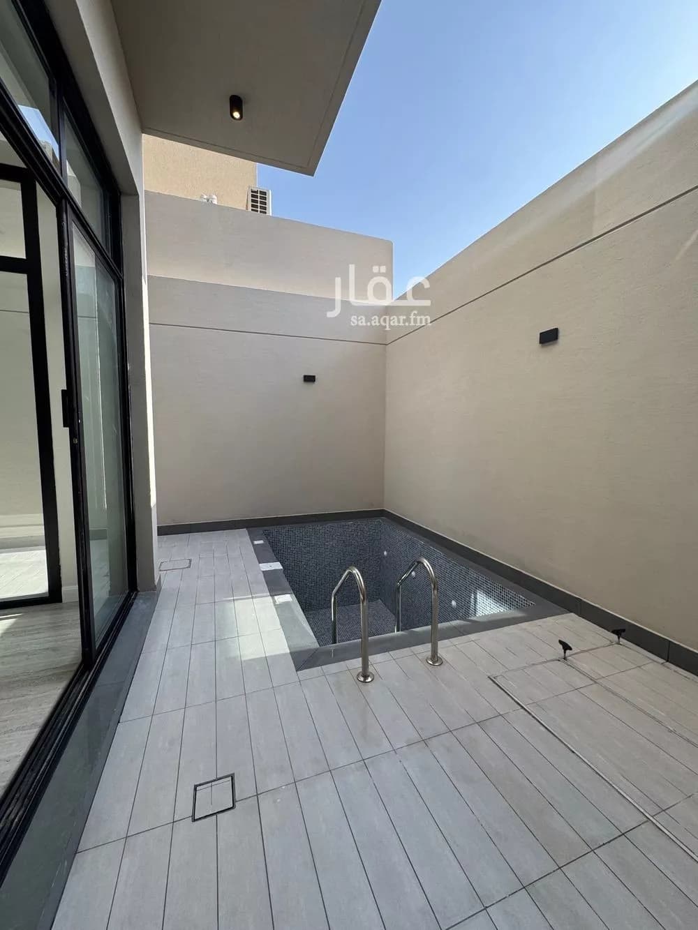 فيلا 5 غرف في النرجس 21