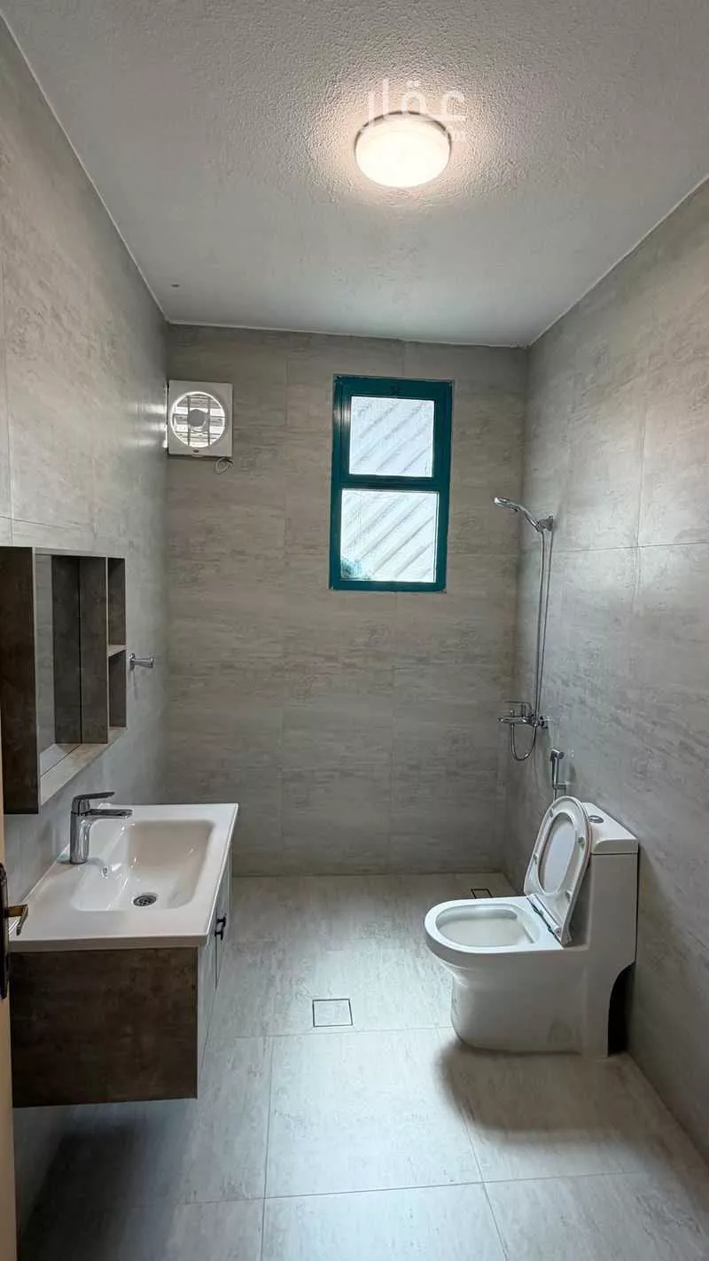 2 bedroom apartment in Al Murooj 8