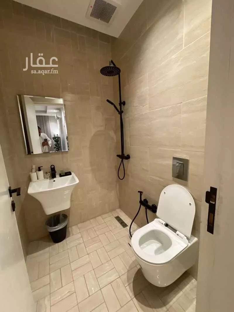 2 bedroom apartment in Al Malqa 18