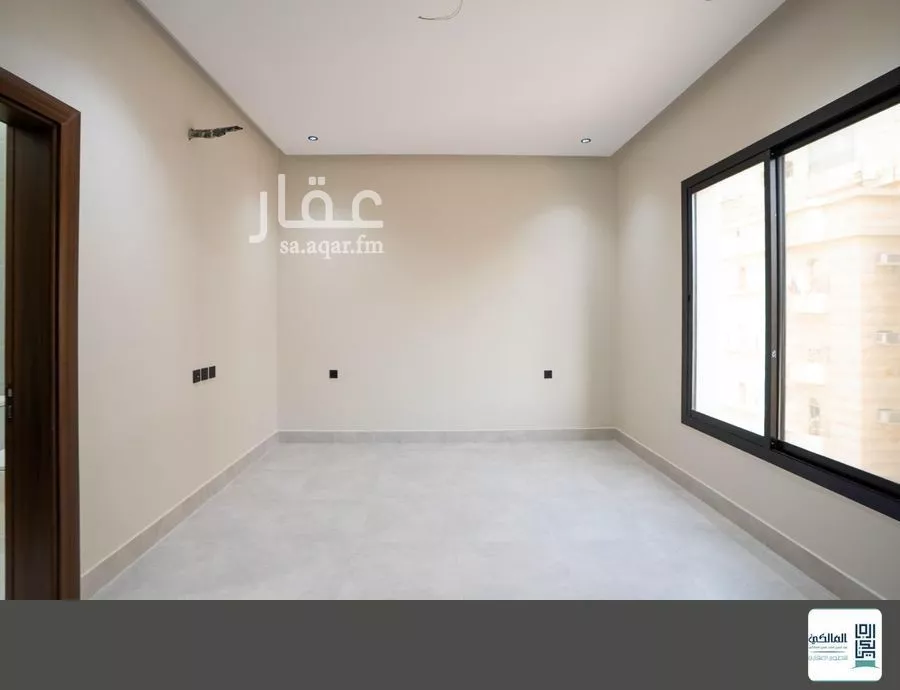 4 bedroom apartment in Al Rawdah 8