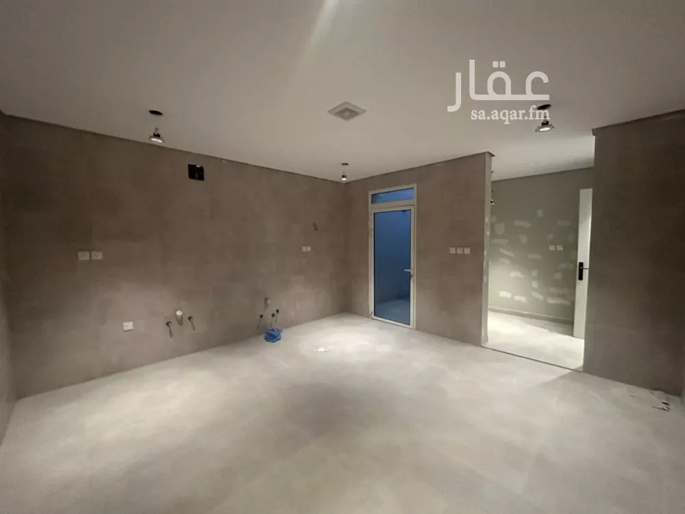 7 bedroom villa in Al Amwaj 4