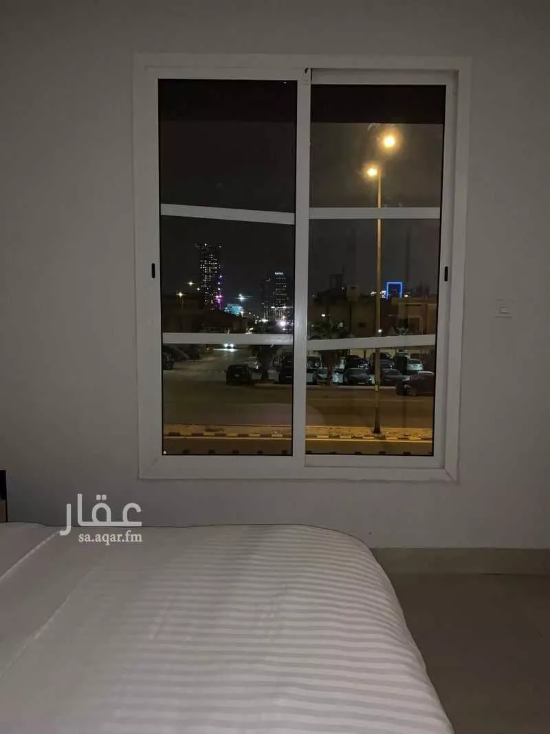 شقة 5 غرف في الملقا 4