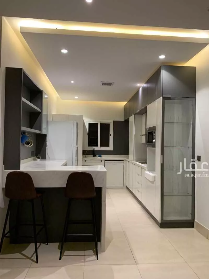 شقة 5 غرف في الملقا 5