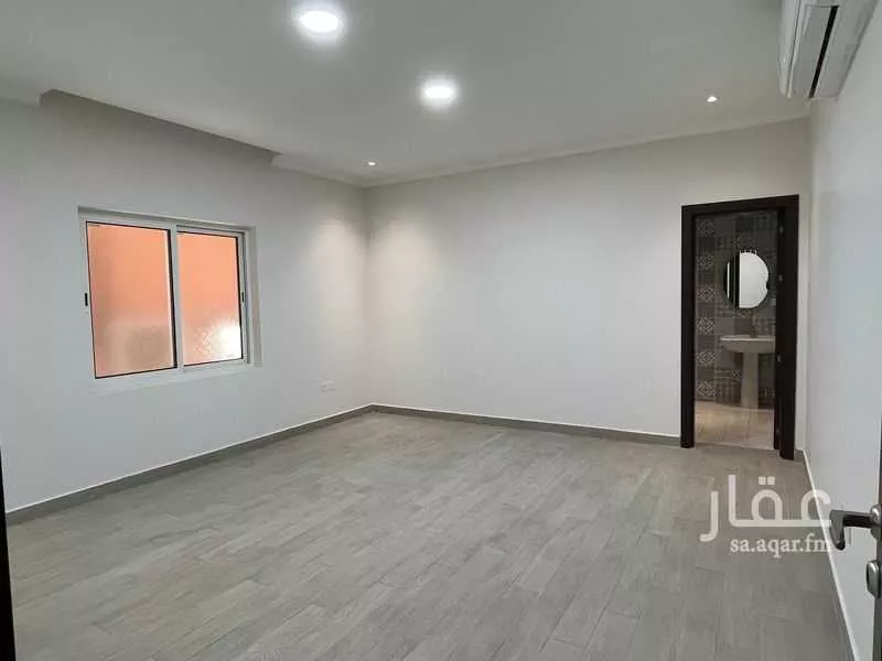 3 bedroom apartment in Al Bandariyah 4