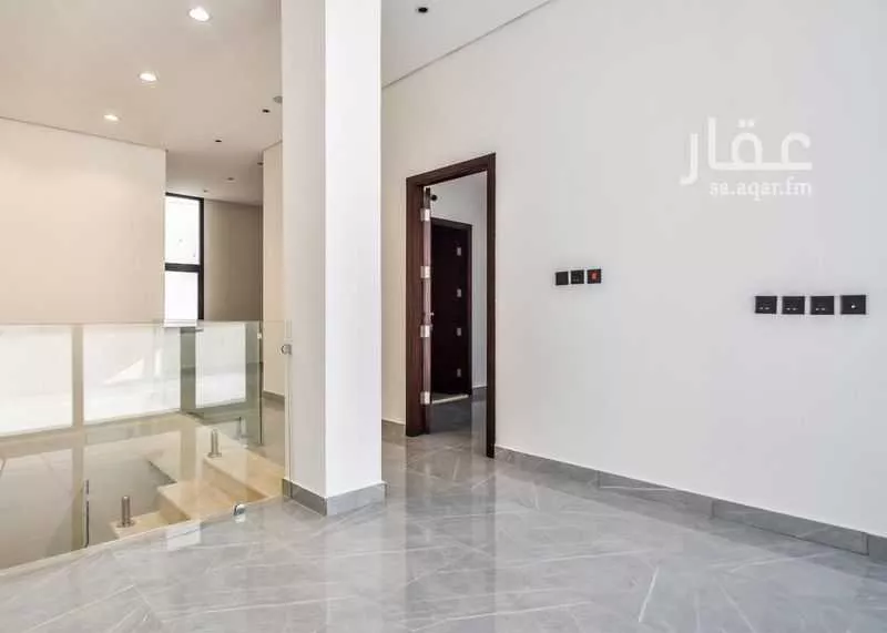 فيلا 5 غرف في الشراع 2