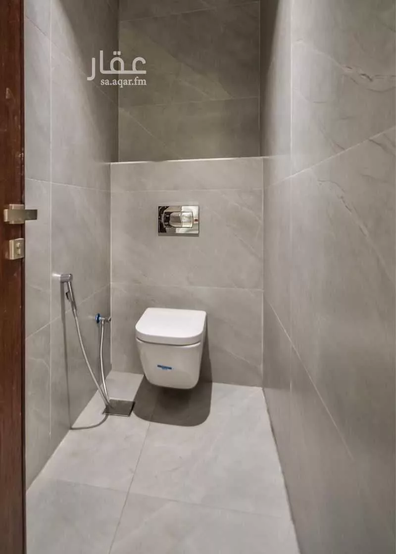 فيلا 5 غرف في الشراع 12