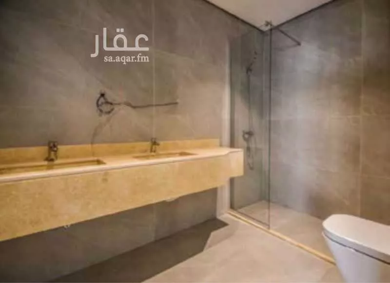 فيلا 5 غرف في الشراع 13