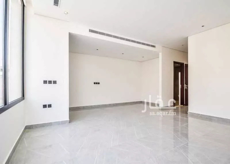 فيلا 5 غرف في الشراع 5