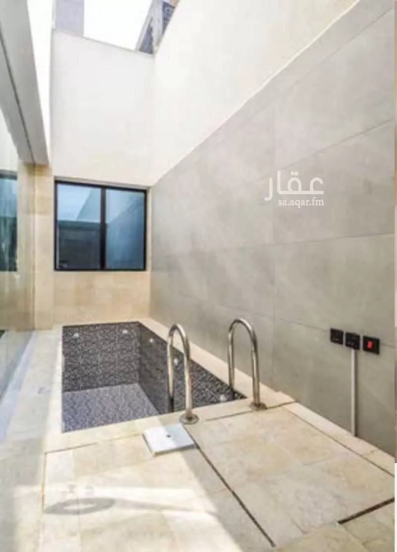 فيلا 5 غرف في الشراع 6