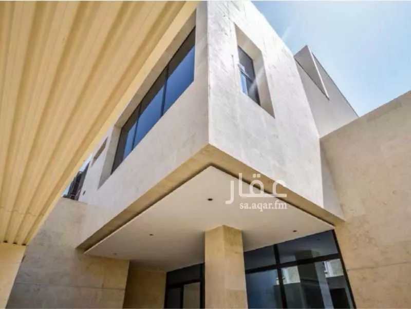 فيلا 5 غرف في الشراع 8