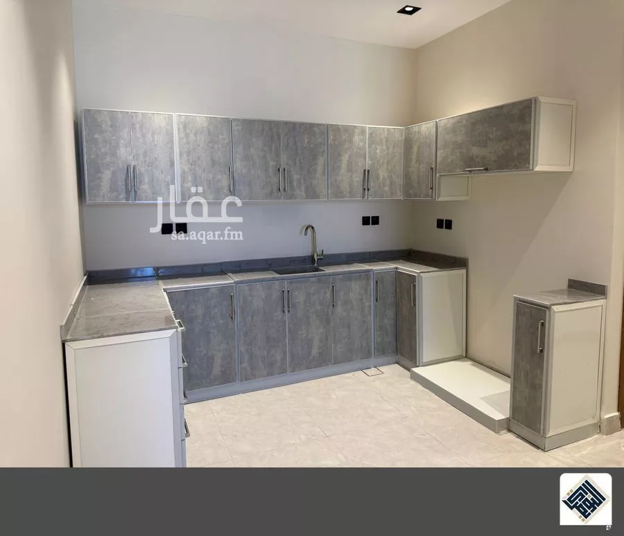 4 bedroom floor in Banban 10