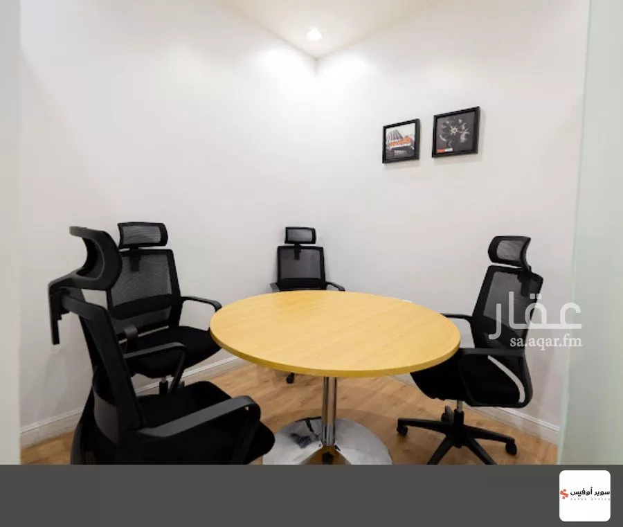 مكتب 884 م² في العارض 16