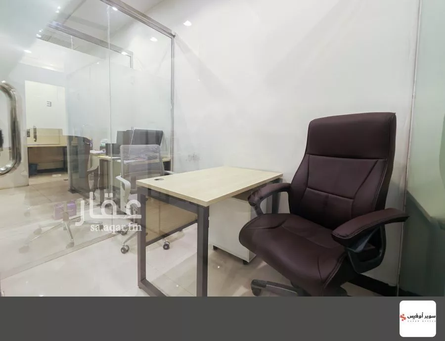 مكتب 884 م² في العارض 7