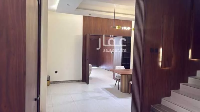 فيلا 5 غرف في السيف 4