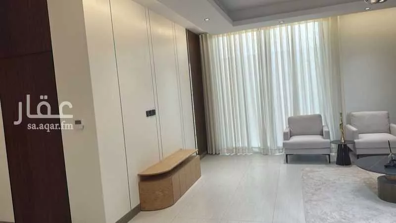 فيلا 5 غرف في السيف 8