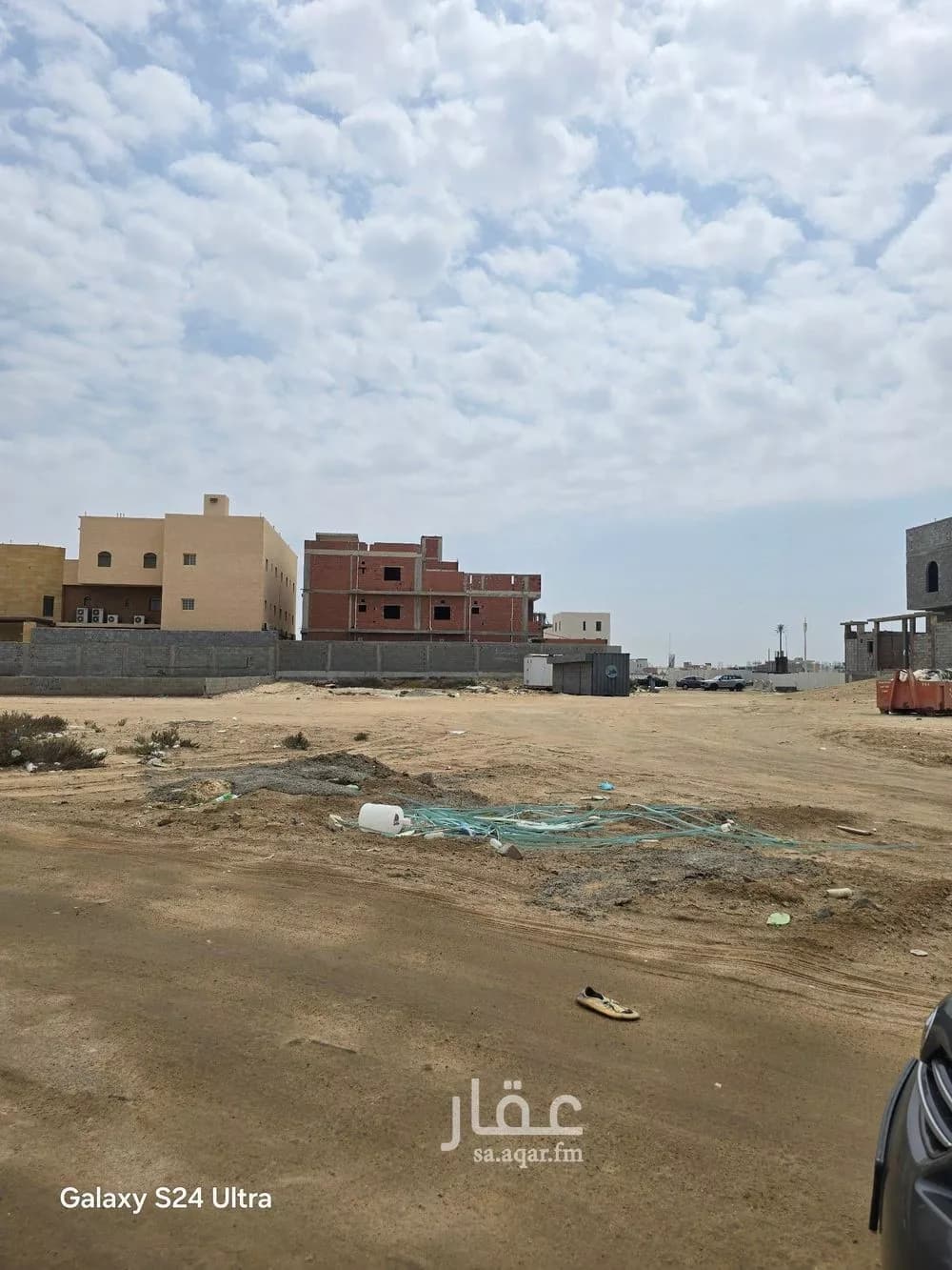 أرض 895 م² في الزمرد 2