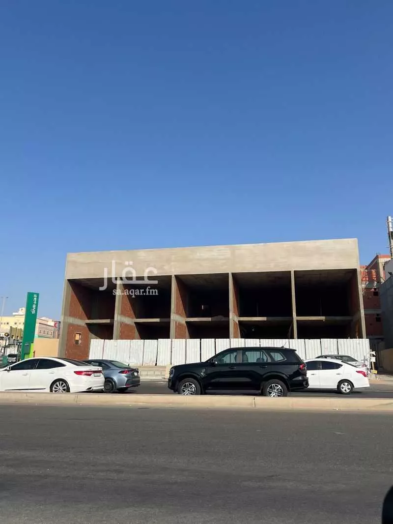 69 sqm shop in Al Amir Fawaz Al Janouby 2