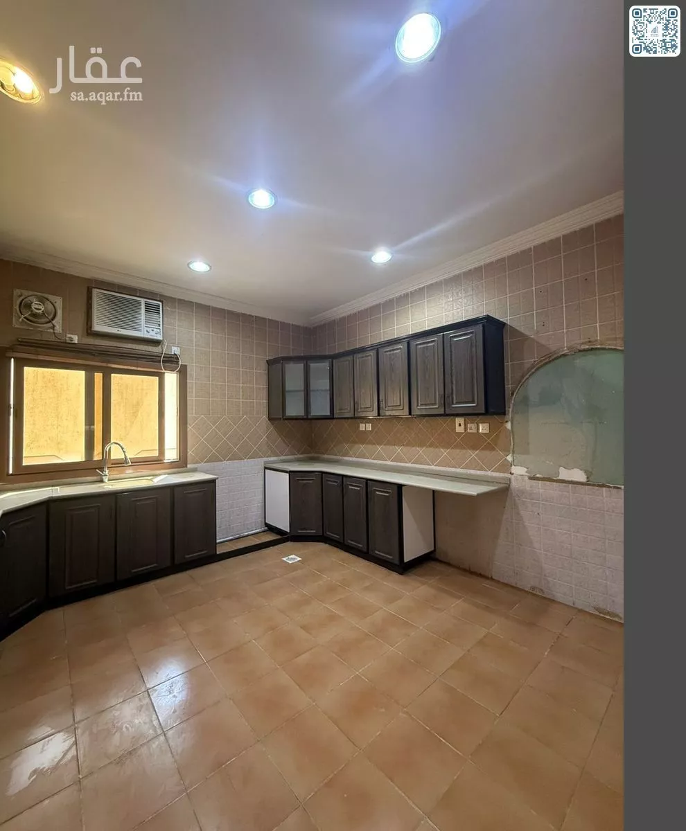 شقة 5 غرف في الصفا 12