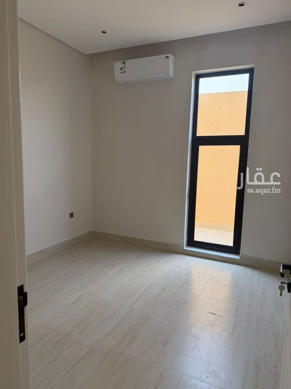 شقة 3 غرف في الرمال 4