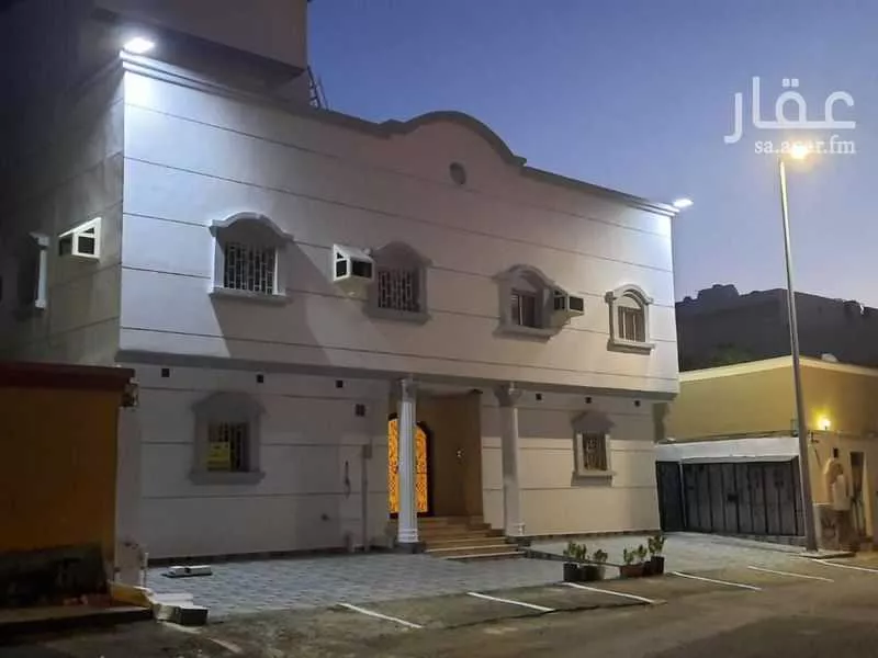 6 bedroom apartment in Al Hamdaniyah 1
