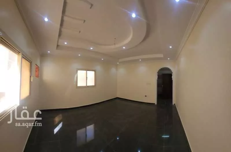 6 bedroom apartment in Al Hamdaniyah 6