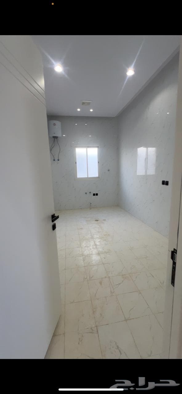 4 bedroom apartment in Al Janadriyah 6