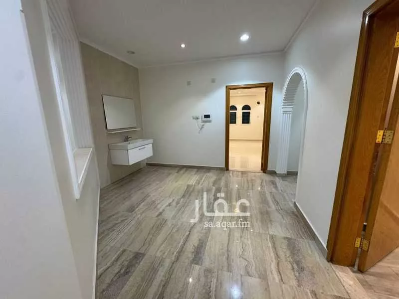 3 bedroom floor in Al Rabwa 6