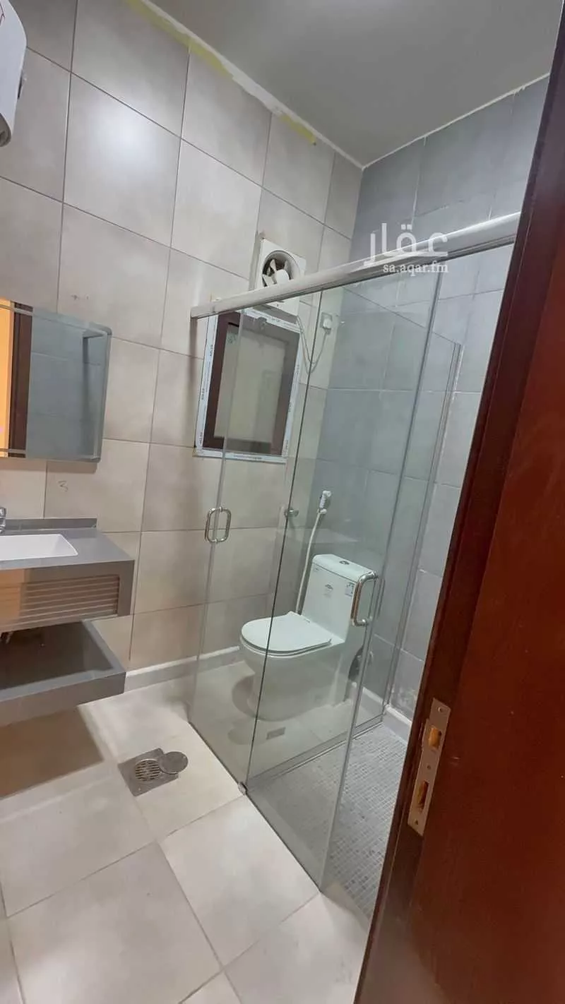 شقة 4 غرف في العزيزية 8