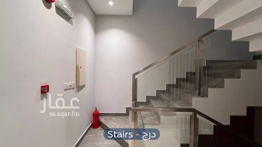 فيلا 3 غرف في العارض 18