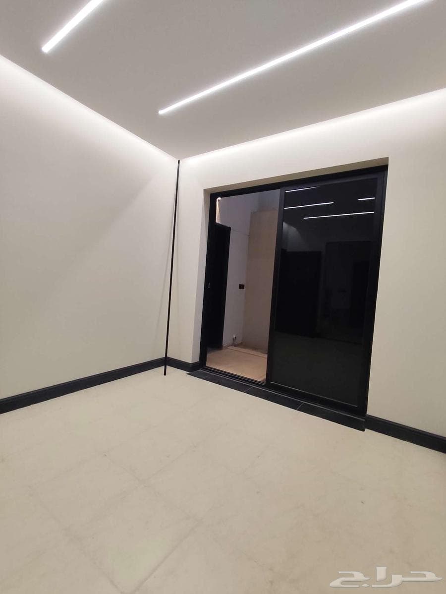 فيلا  في العوالي 12