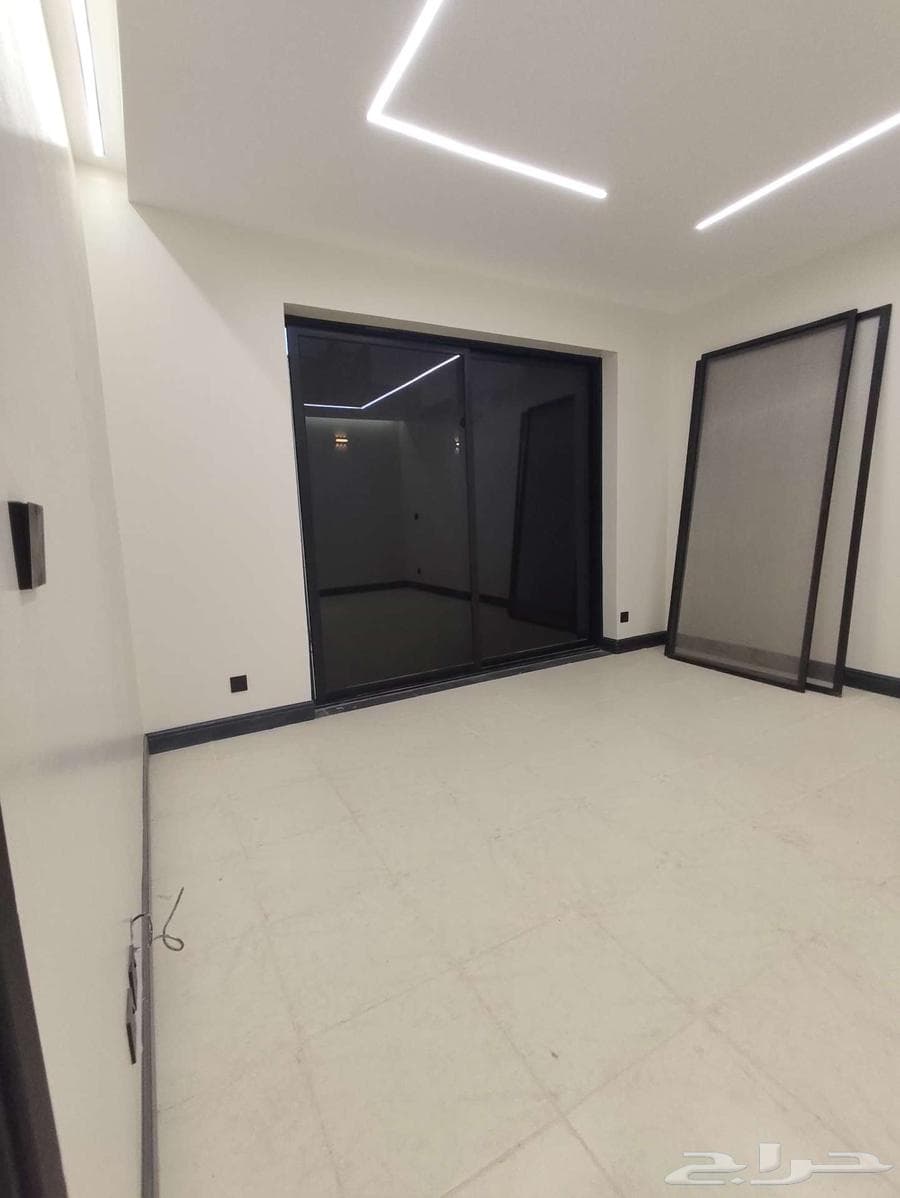 فيلا  في العوالي 14