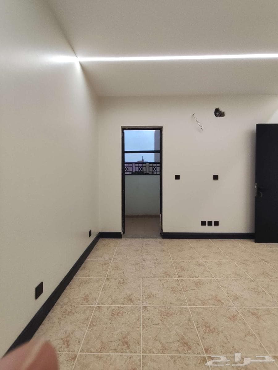 فيلا  في العوالي 18