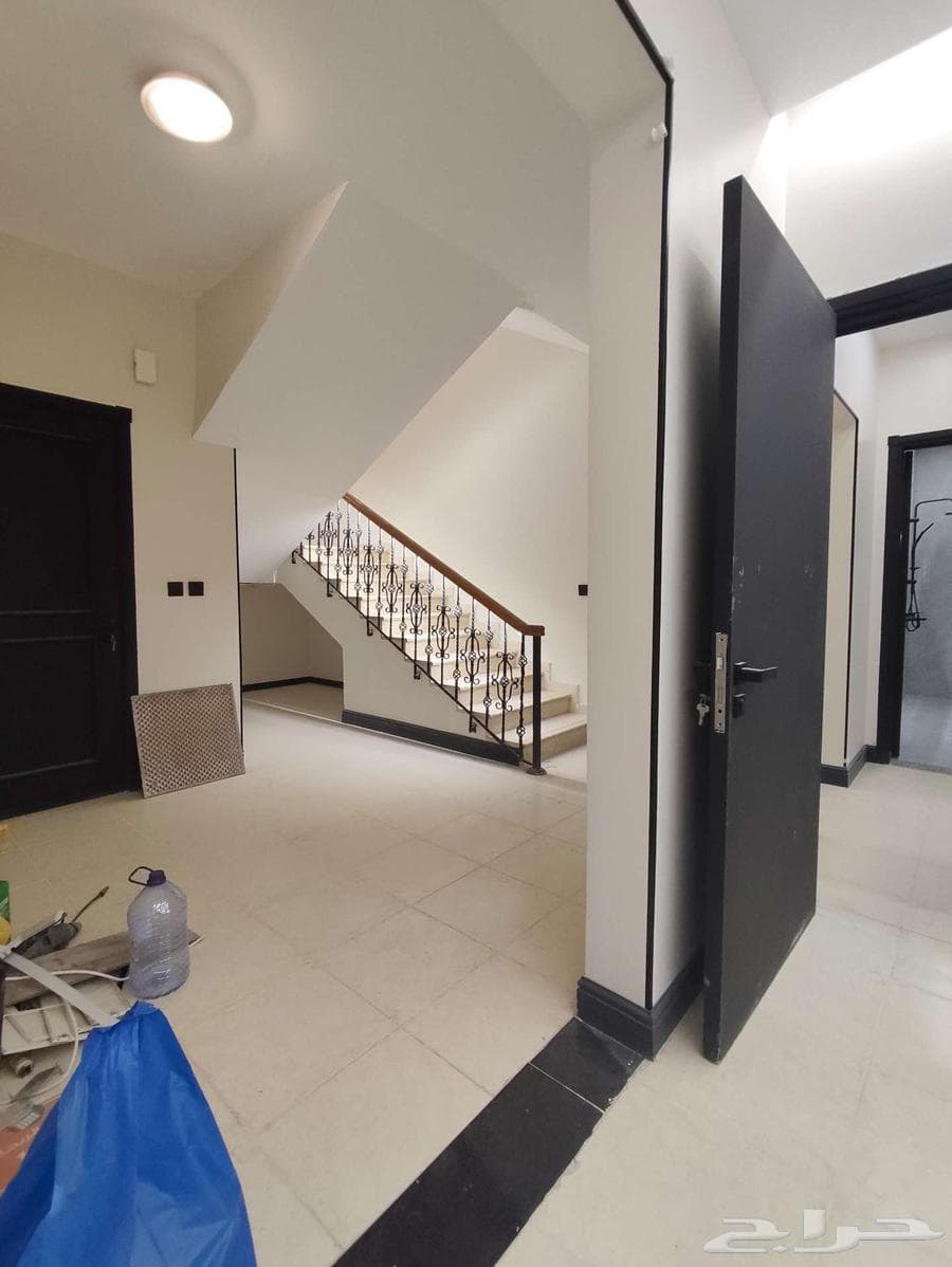 فيلا  في العوالي 21