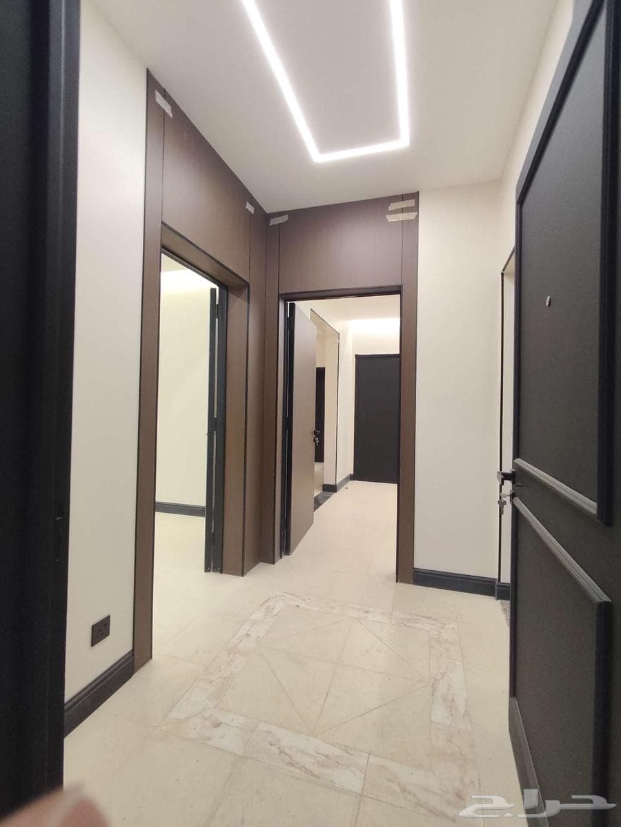 فيلا  في العوالي 23