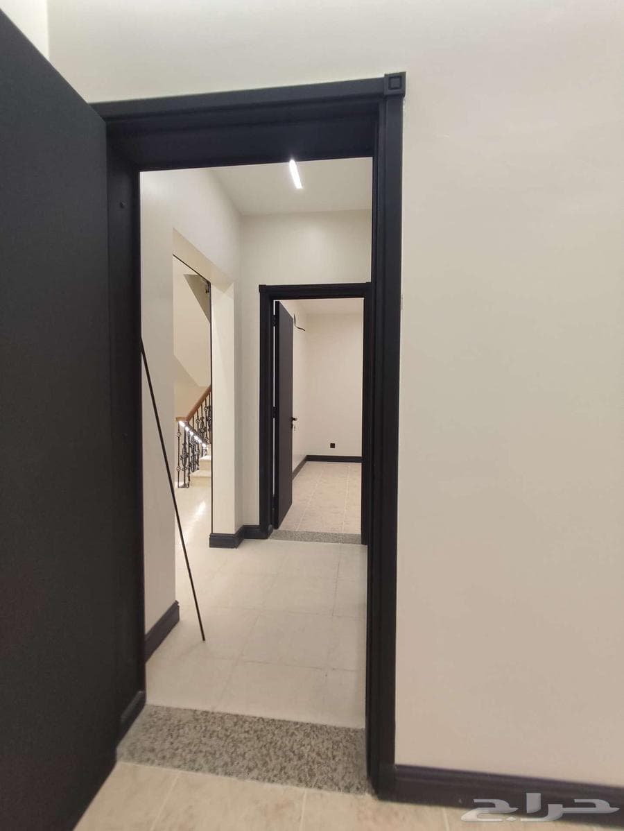 فيلا  في العوالي 24