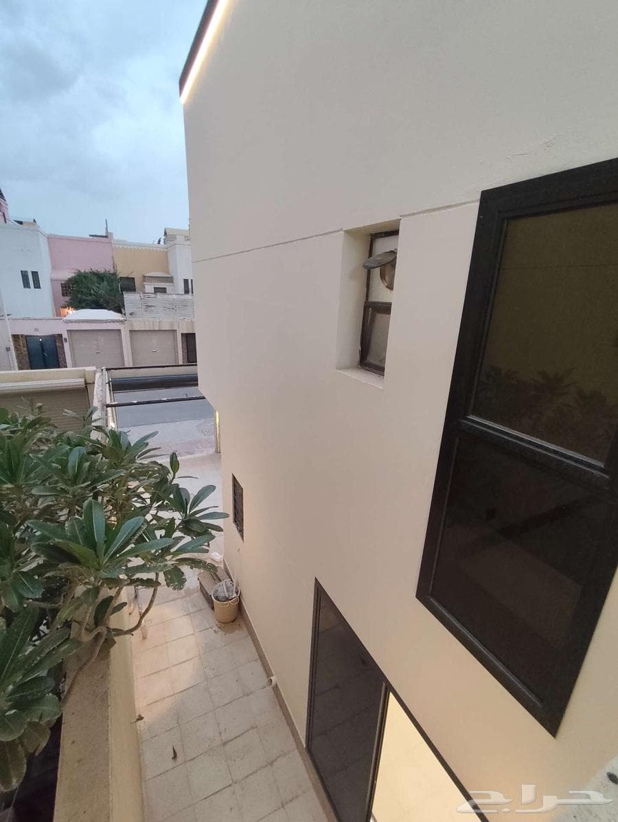 فيلا  في العوالي 8