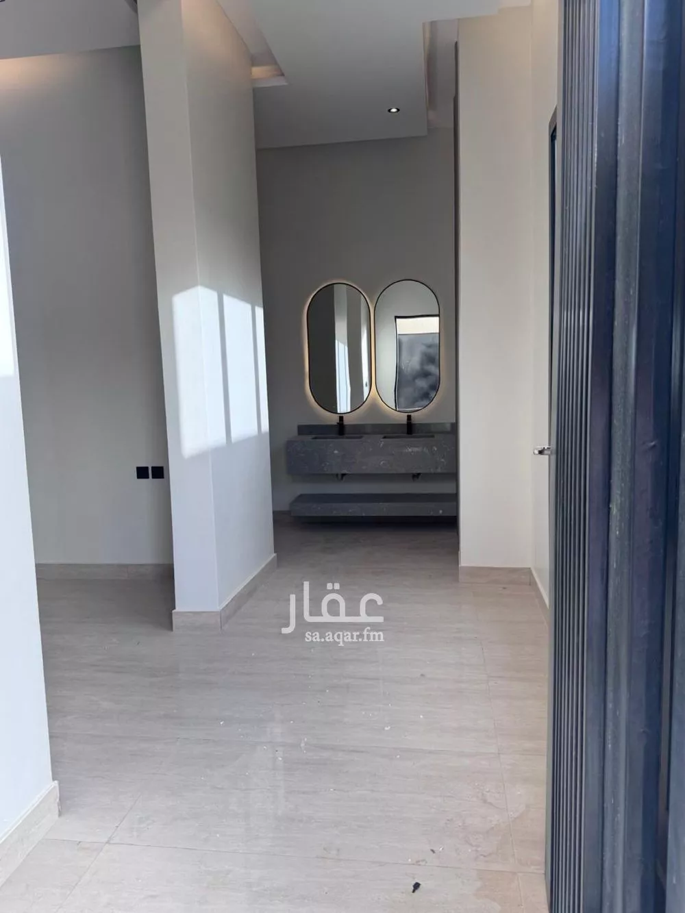 5 bedroom villa in Al Janadriyah 2