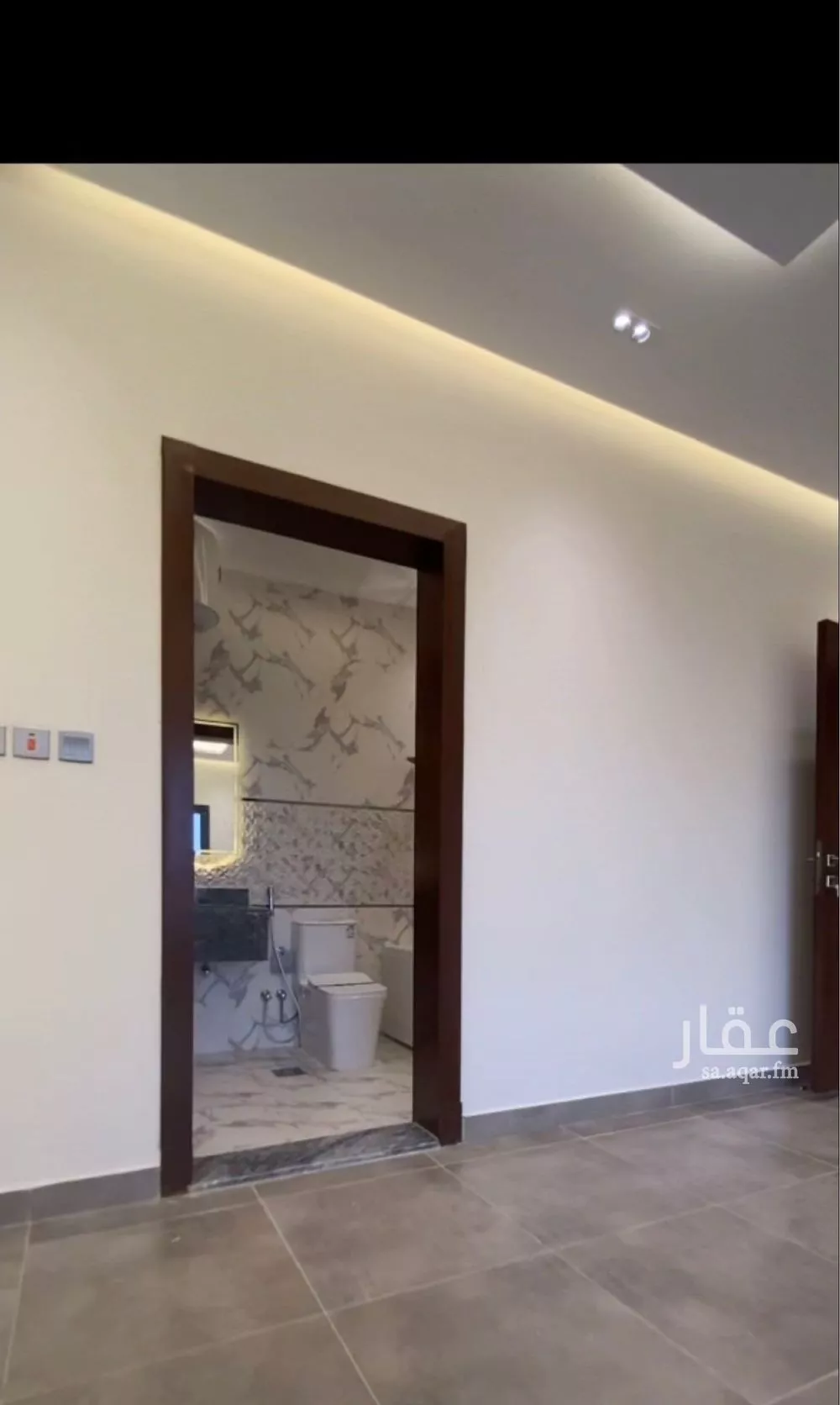 5 bedroom villa in Al Janadriyah 5