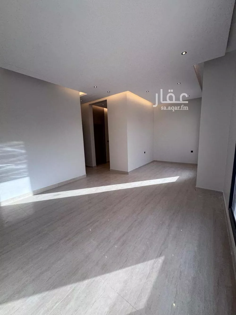 5 bedroom villa in Al Janadriyah 7
