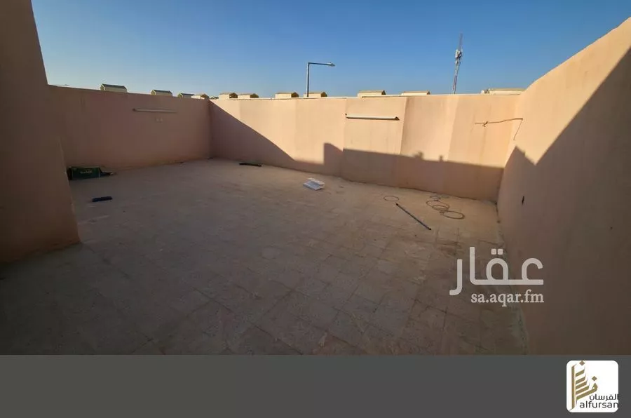 فيلا 8 غرف في طويق 15