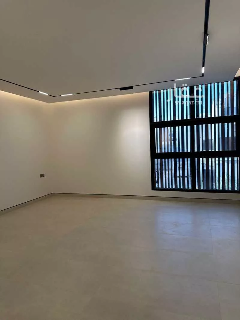 6 bedroom villa in Al Rimal