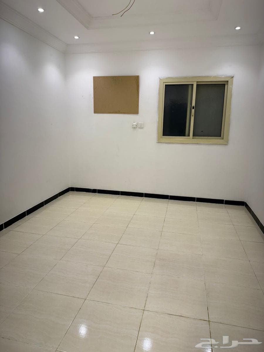 شقة 4 غرف في الريان 4