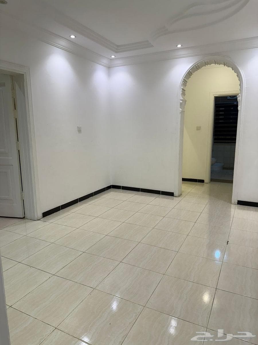 شقة 4 غرف في الريان 7