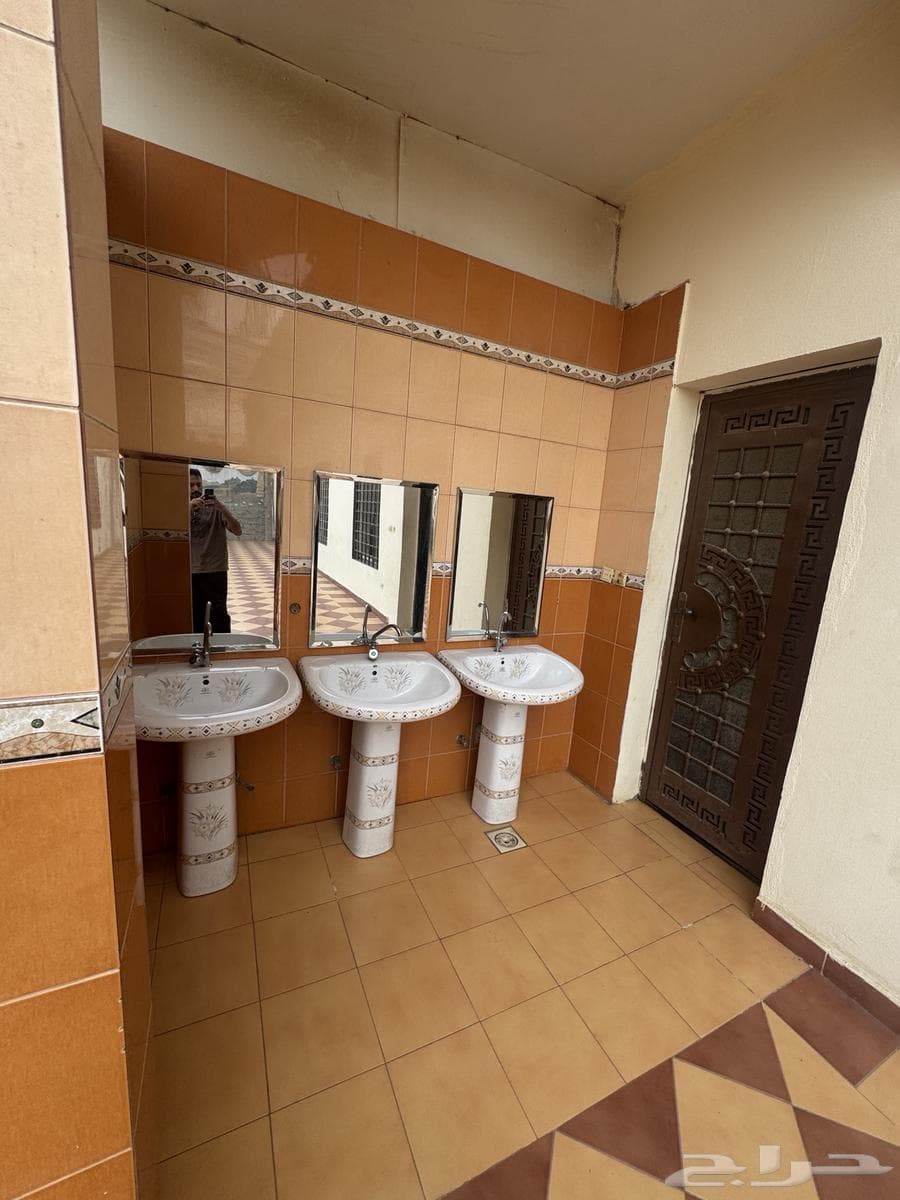 شقة 2 غرف في القرينة 4