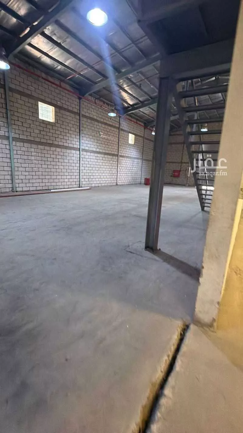 مستودع 1150 م² في النخيل 17