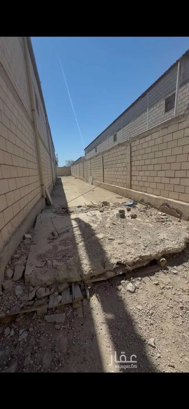 مستودع 1150 م² في النخيل 7